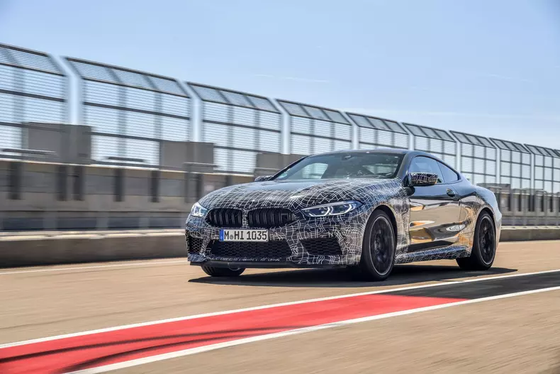 BMW M8 007