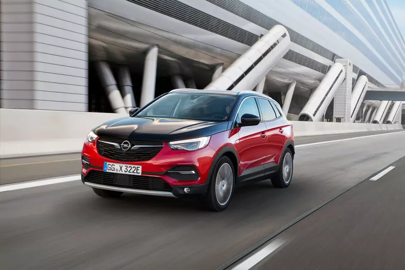 Opel Grandland X Hybrid4 006