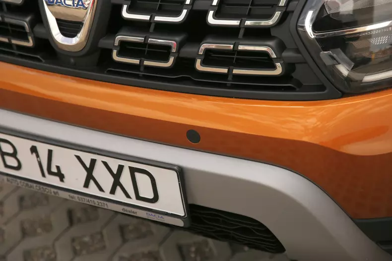 Senzori parcare fata Falcon foto Auto Bild Romania 1