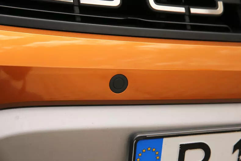 Senzori parcare fata Falcon foto Auto Bild Romania 11