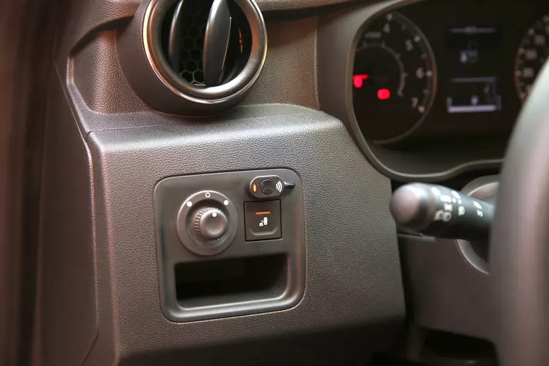 Senzori parcare fata Falcon foto Auto Bild Romania 39