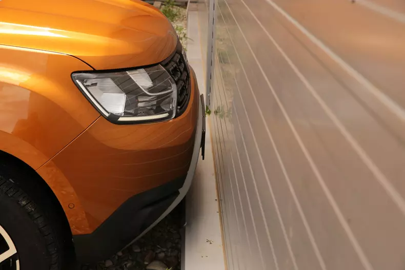 Senzori parcare fata Falcon foto Auto Bild Romania 48