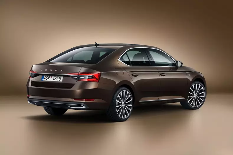 Skoda Superb facelift11