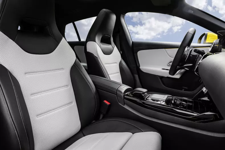 Mercedes-AMG CLA 35 4MATIC Shooting Brake (2019)Mercedes-AMG CLA 35 4MATIC Shooting Brake (2019)