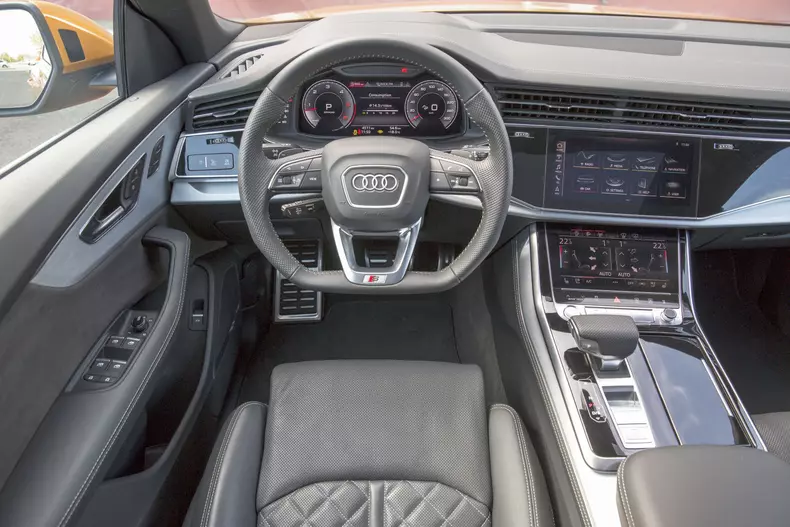 Audi Q8 001