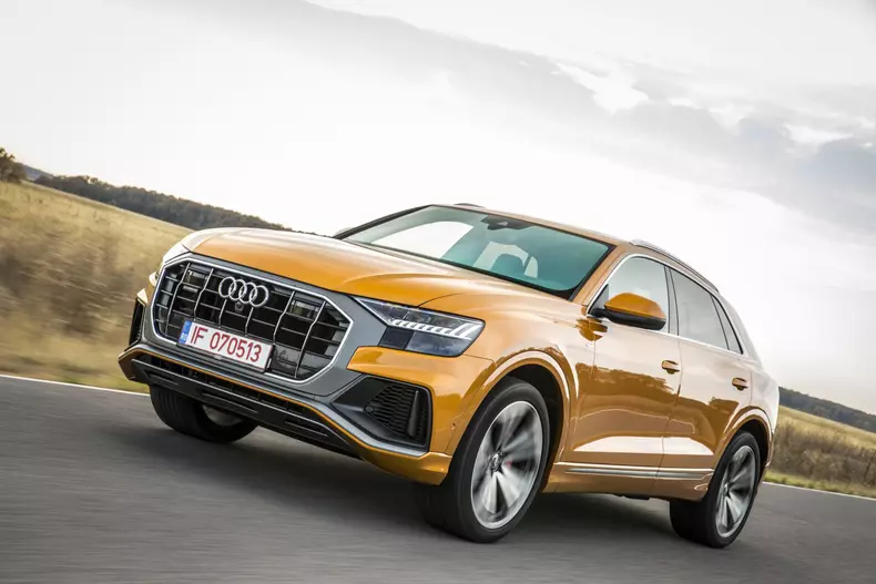 Audi Q8 022