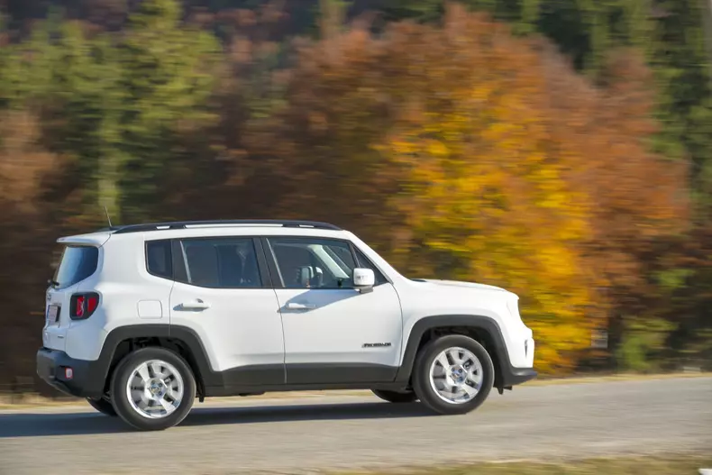 Jeep Renegade 013