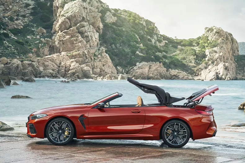Noile BMW M8 CoupeBMW M8 Cabriolet03