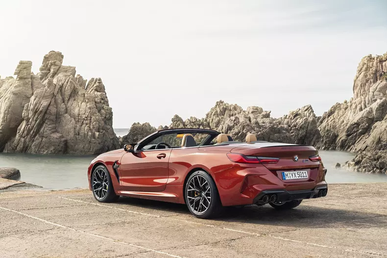 Noile BMW M8 CoupeBMW M8 Cabriolet09