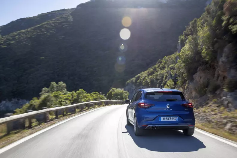 Renault Clio V oficial 037