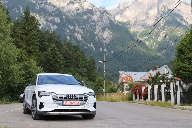 Audi e-tron road trip 001