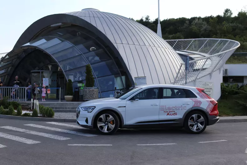 Audi e-tron road trip 009