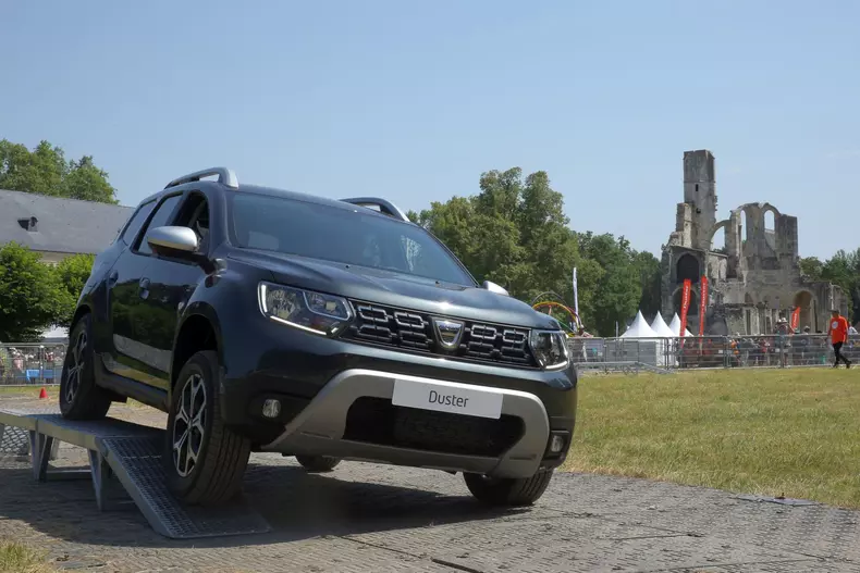 Dacia Duster Black 005