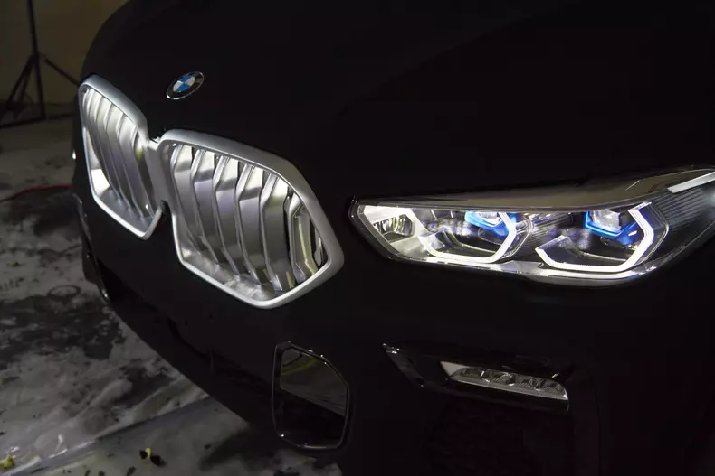 BMW X6 Vantablack 24