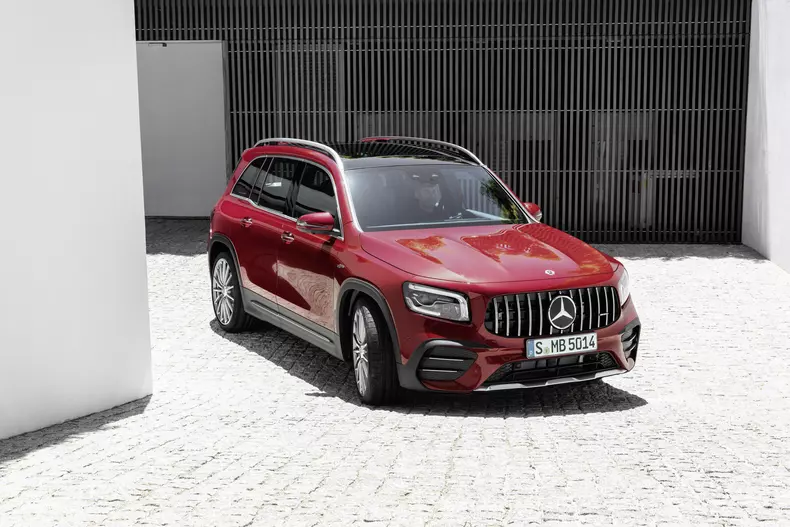 Mercedes-AMG GLB 35 14