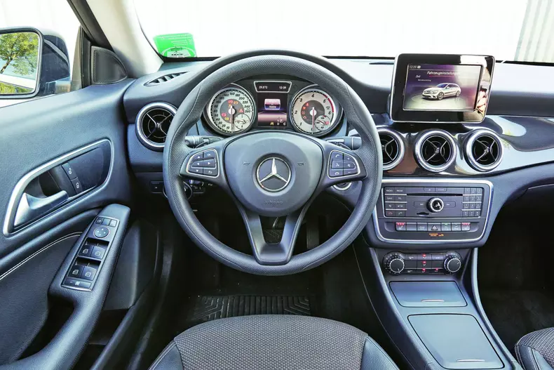 Mercedes CLA SH 001