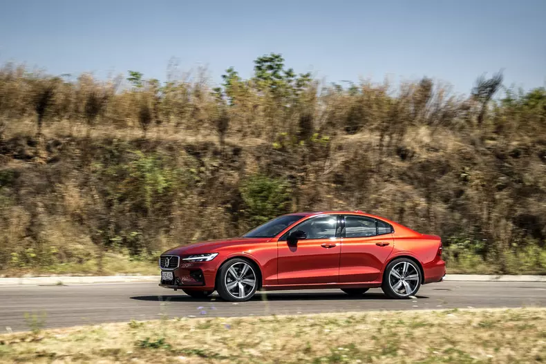 Volvo S60 Auto Bild Romania foto Bogdan Paraschiv 2