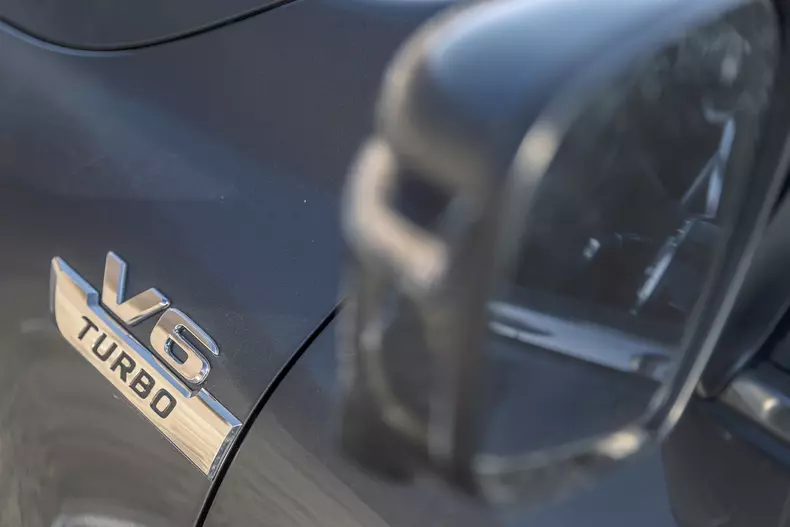 Mercedes Clasa X 004