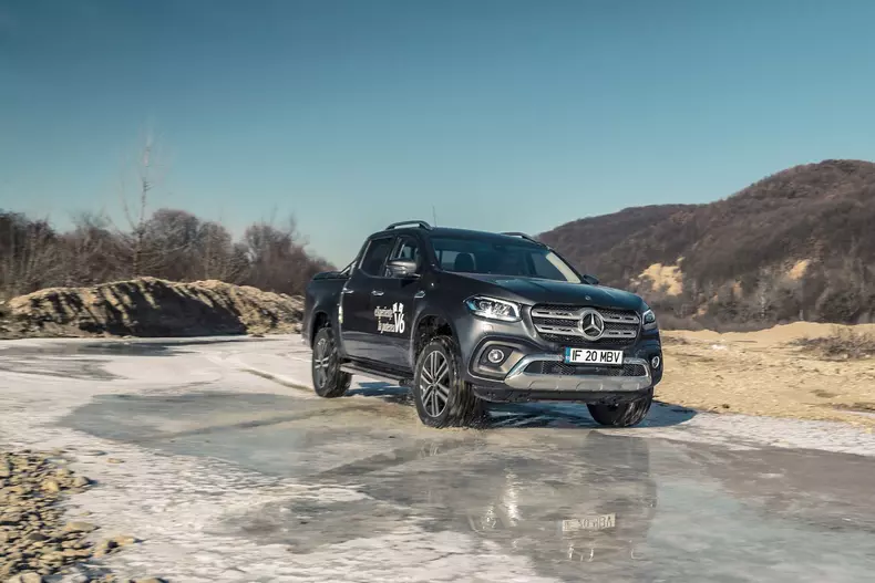 Mercedes Clasa X 011