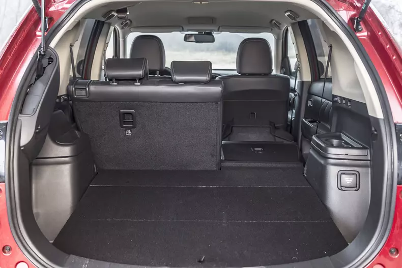 Mitsubishi Outlander PHEV 013