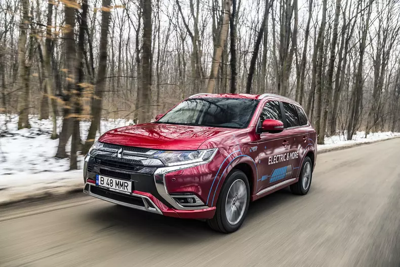 Mitsubishi Outlander PHEV 022