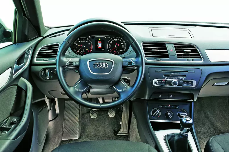 SH Audi Q3 001