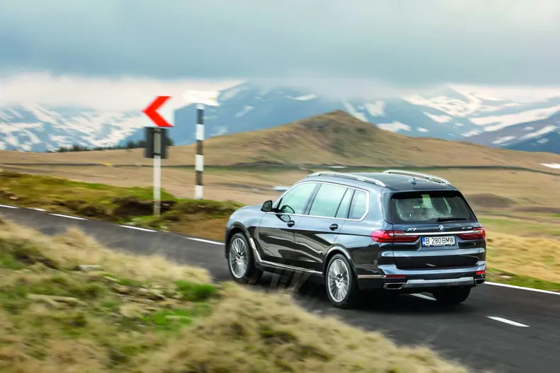 BMW X7 002