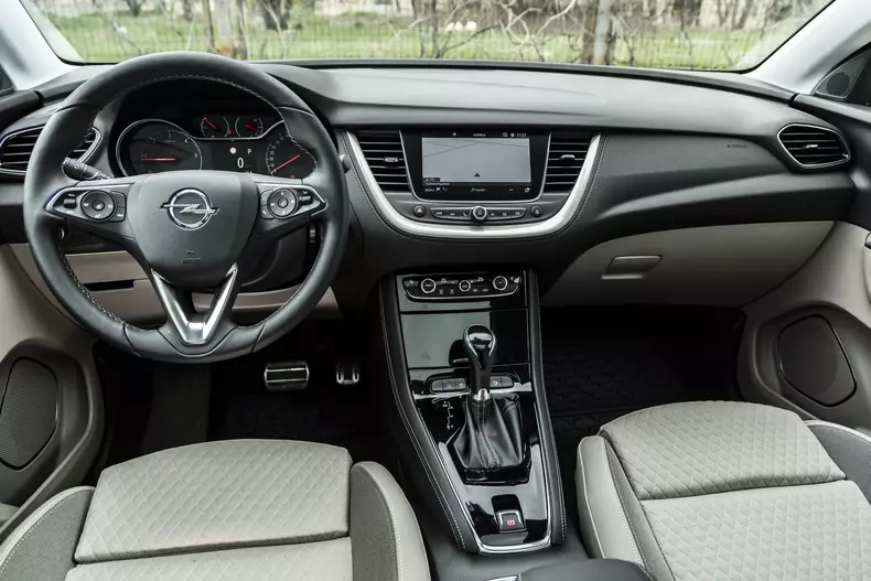 Opel Grandland X 002