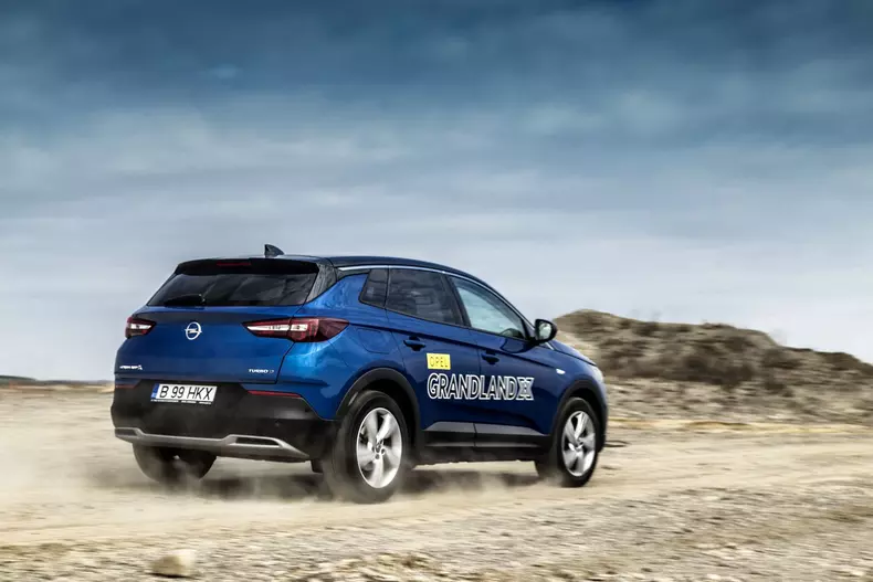 Opel Grandland X 009