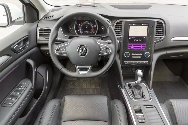 Renault Megane Sedan 001