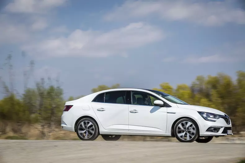 Renault Megane Sedan 009