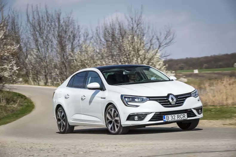 Renault Megane Sedan 010