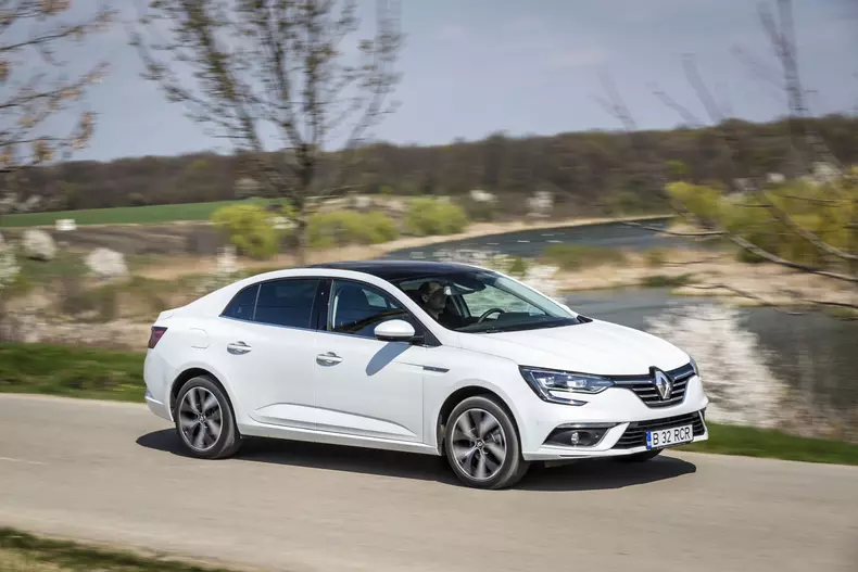 Renault Megane Sedan 013