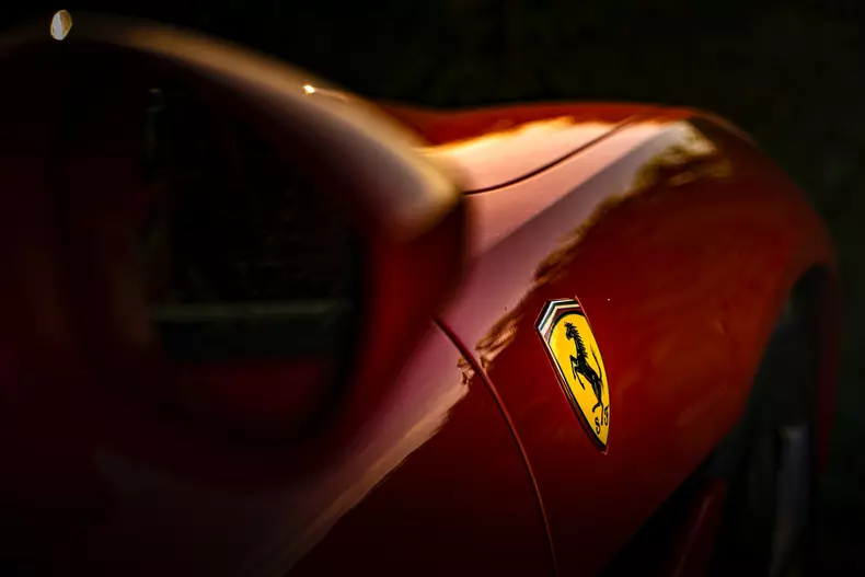 emblema Ferrari