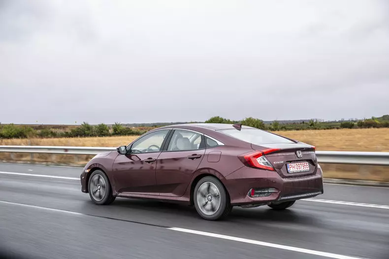 Honda Civic Sedan 010