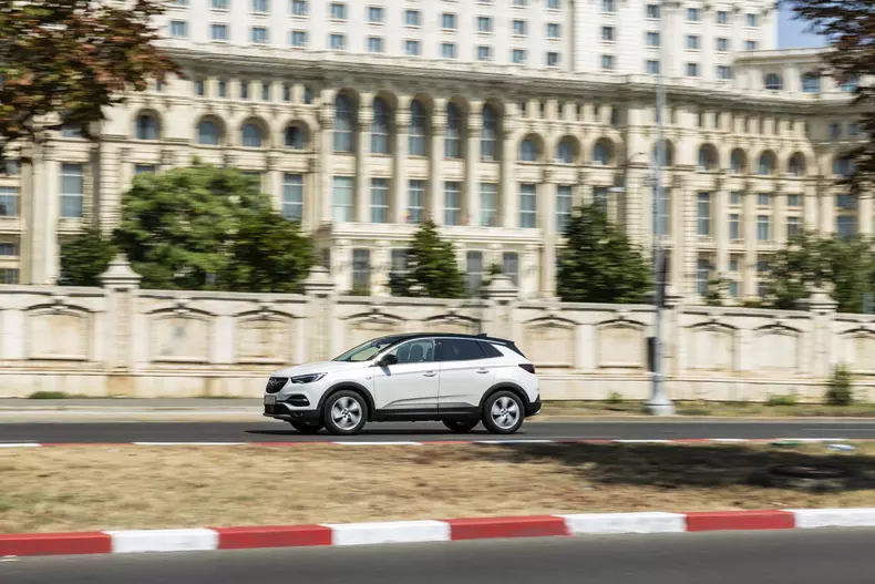 Opel Grandland X 001