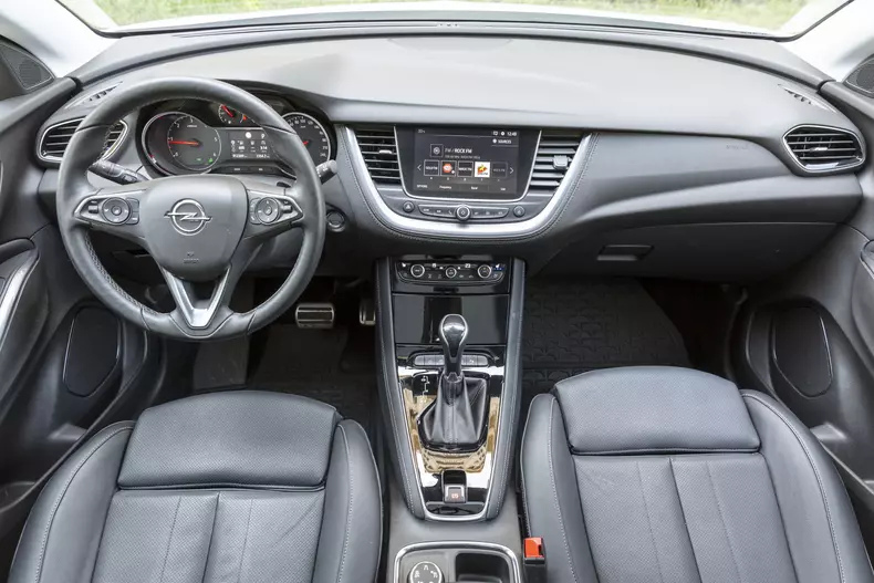 Opel Grandland X 007