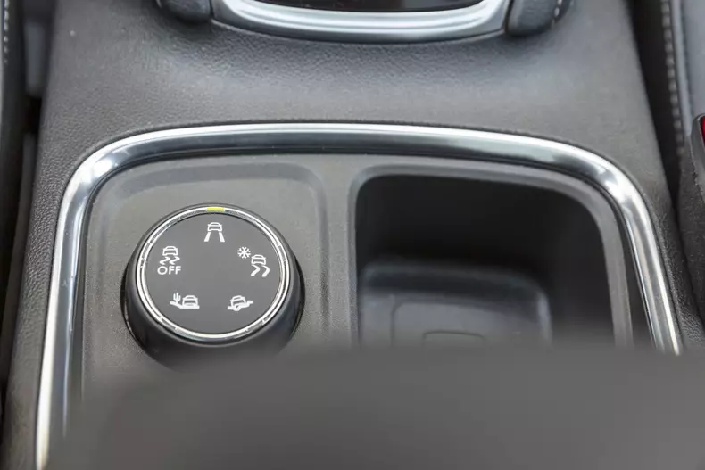 Opel Grandland X 008