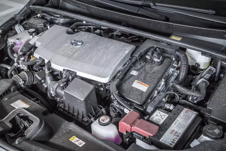 Toyota Prius PHEV 002