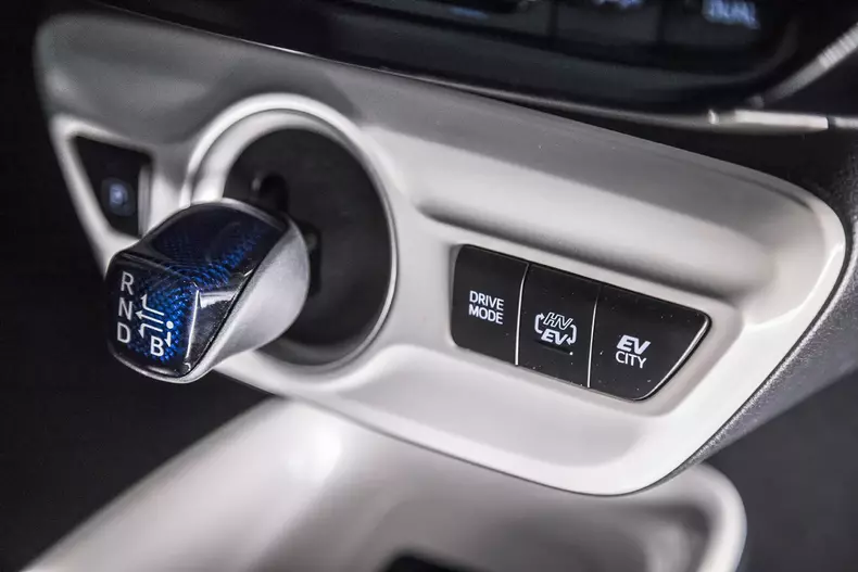 Toyota Prius PHEV 007