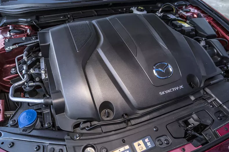 Mazda 3 Skyactiv X 004