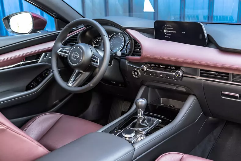 Mazda 3 Skyactiv X 006