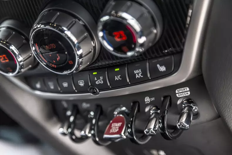 Mini Countryman JCW 011