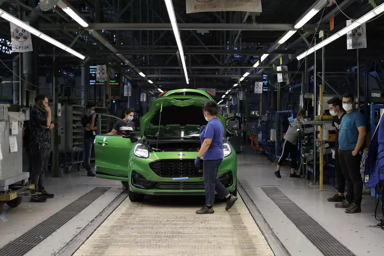 Puma ST pe linia de productie001