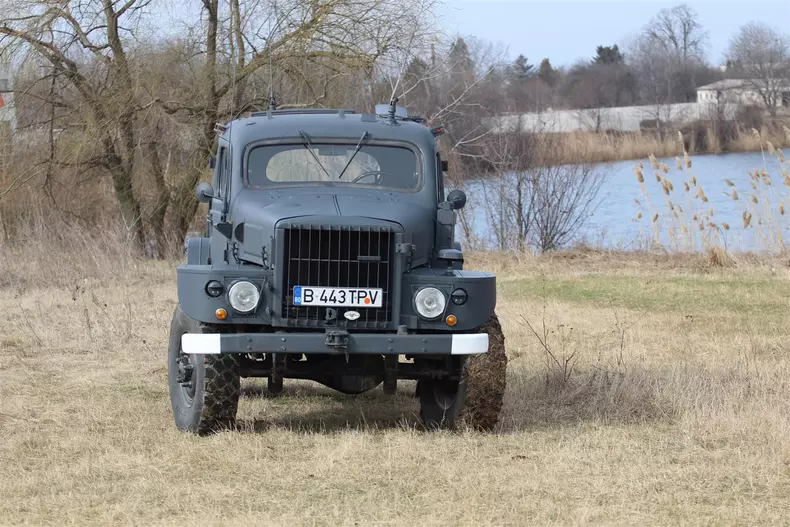 O apariţie exotică pe străzile din România – Volvo TP21