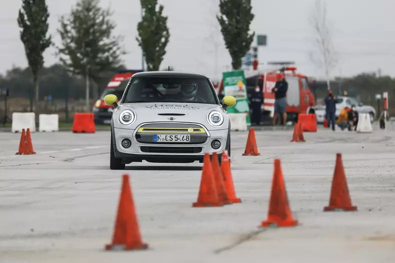 MINI Cooper SE la CNSS 2020 foto Dragos Savu010