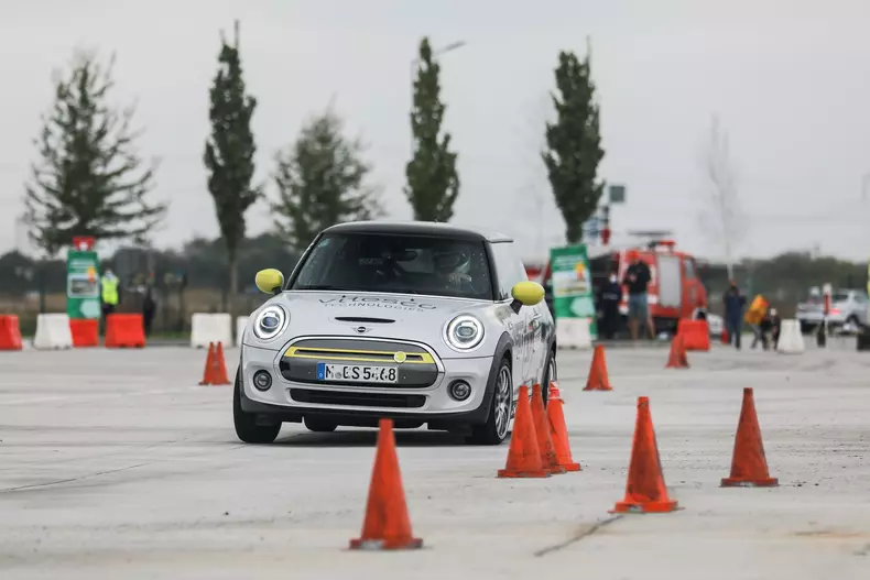 MINI Cooper SE la CNSS 2020 foto Dragos Savu011