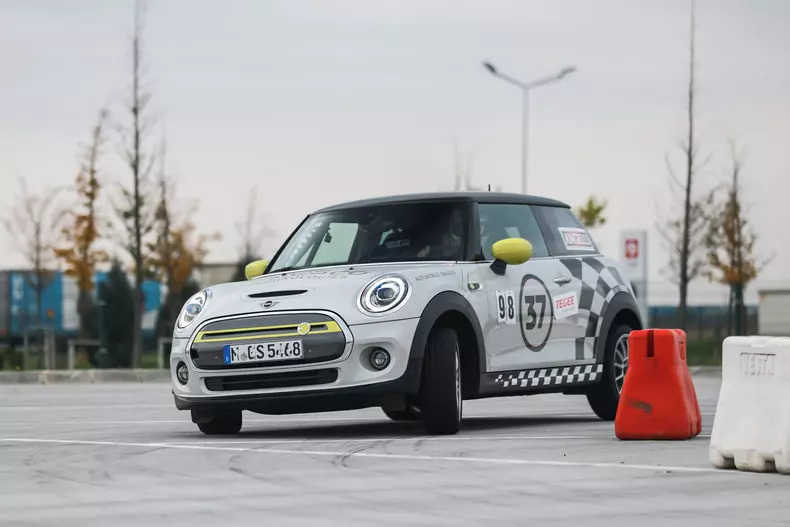 MINI Cooper SE la CNSS 2020 foto Dragos Savu012