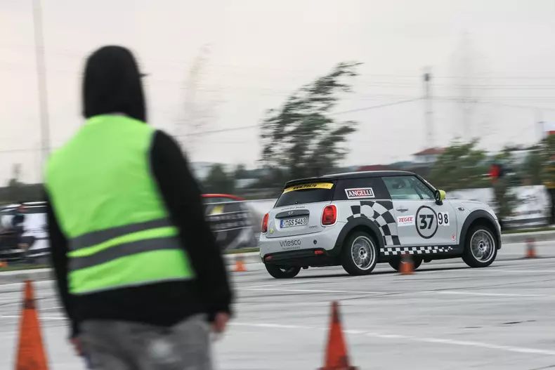 MINI Cooper SE la CNSS 2020 foto Dragos Savu017