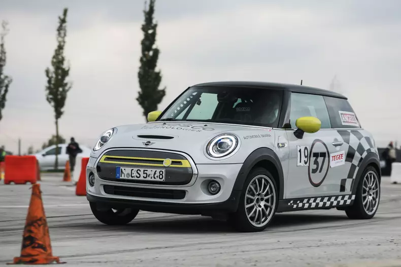 MINI Cooper SE la CNSS 2020 foto Dragos Savu022